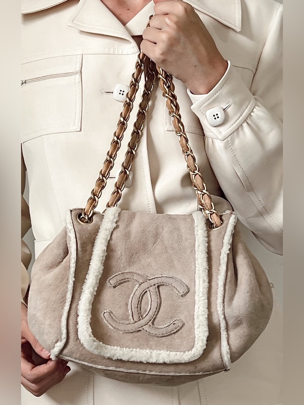 CHANEL Beige Suede Shearling Tote with Gold Chain Handles
